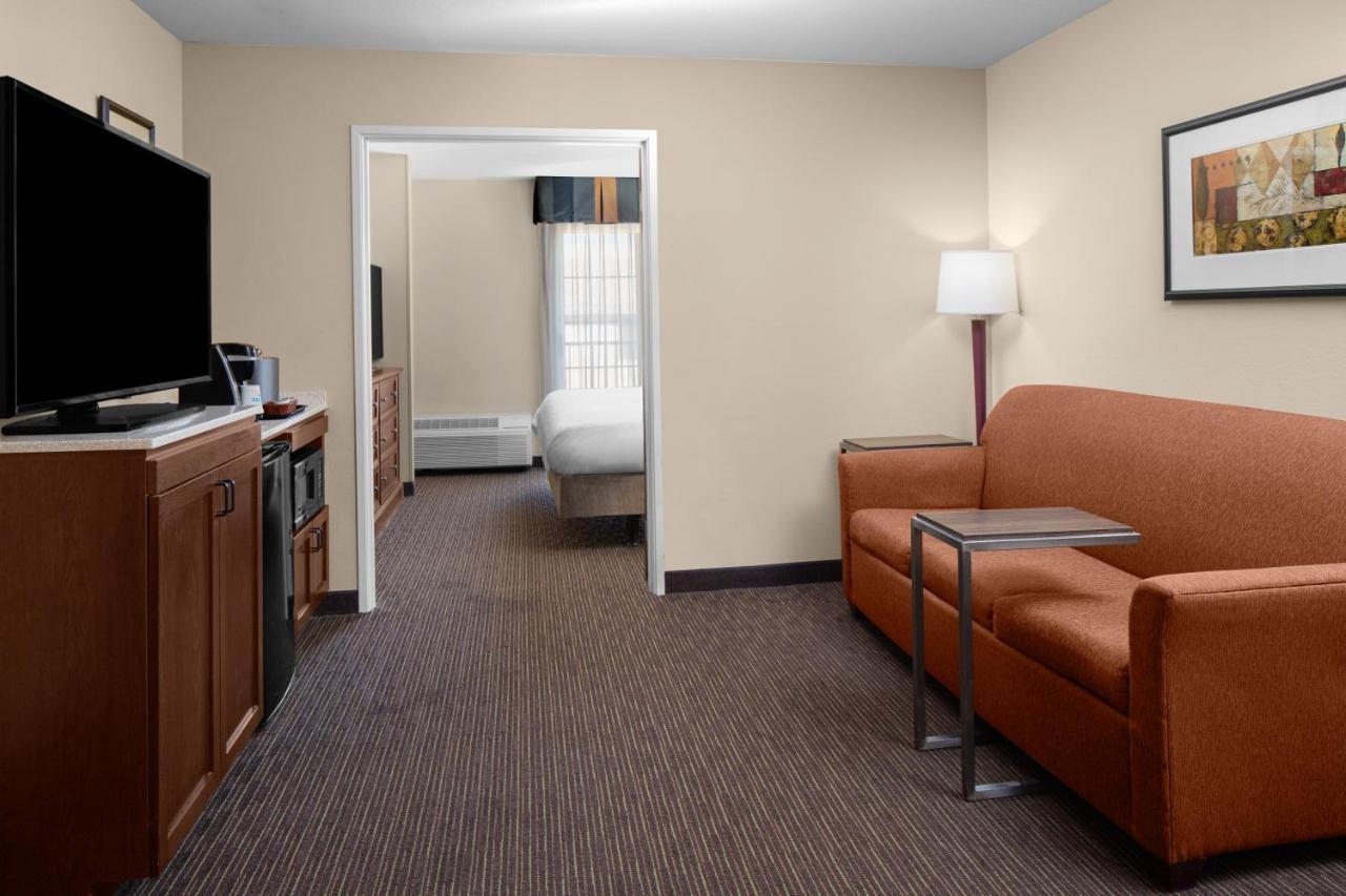 Holiday Inn Express Hotel & Suites Scottsdale - Old Town, An Ihg Hotel Exterior photo