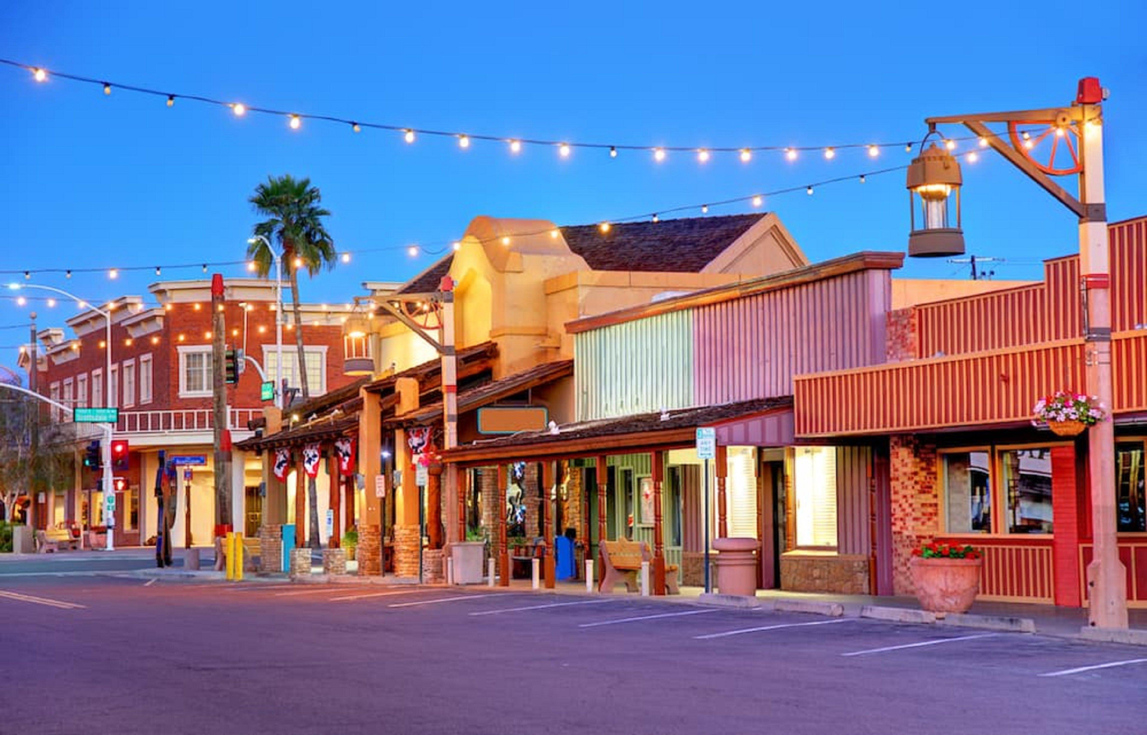 Holiday Inn Express Hotel & Suites Scottsdale - Old Town, An Ihg Hotel Exterior photo