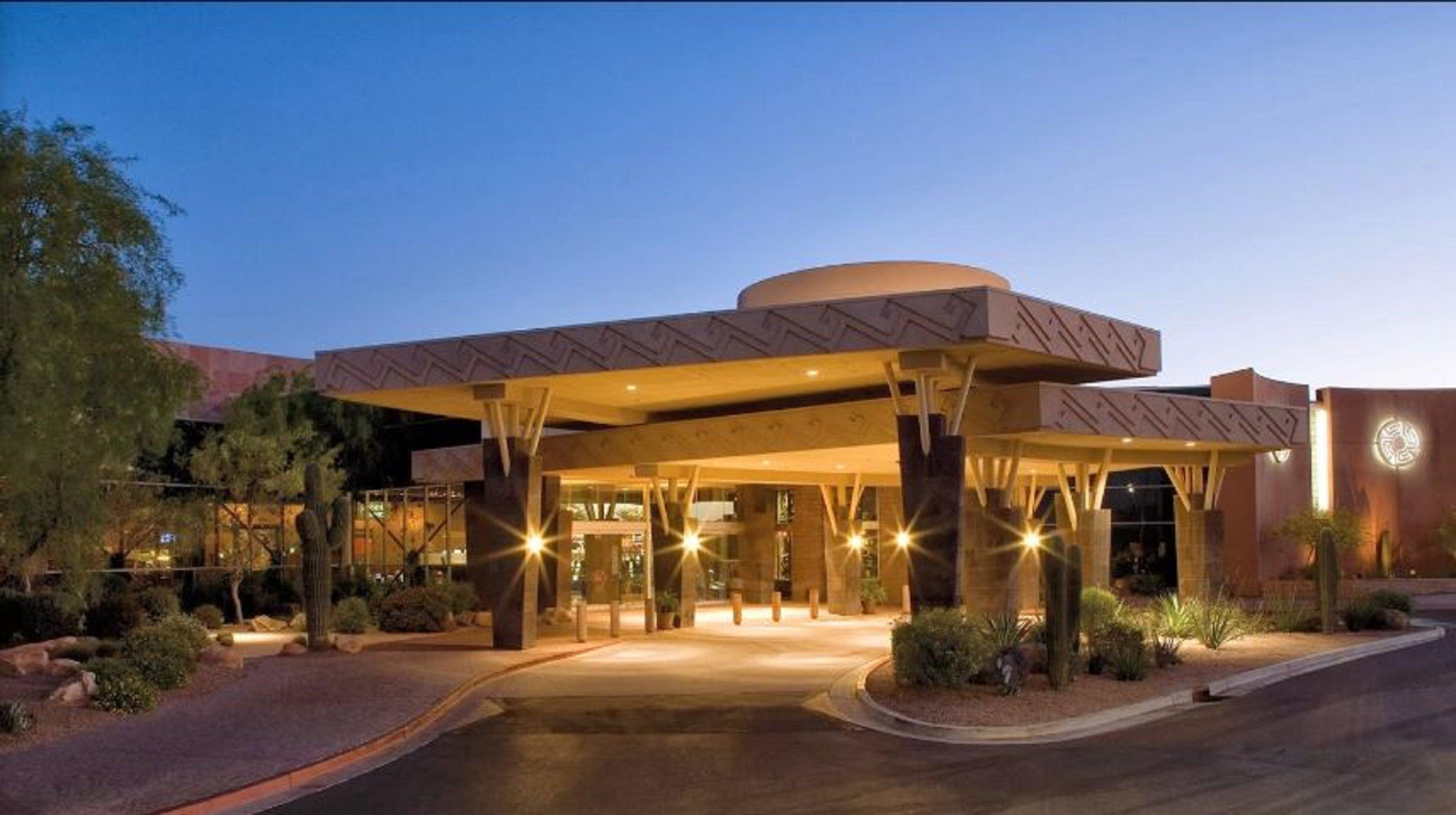 Holiday Inn Express Hotel & Suites Scottsdale - Old Town, An Ihg Hotel Exterior photo