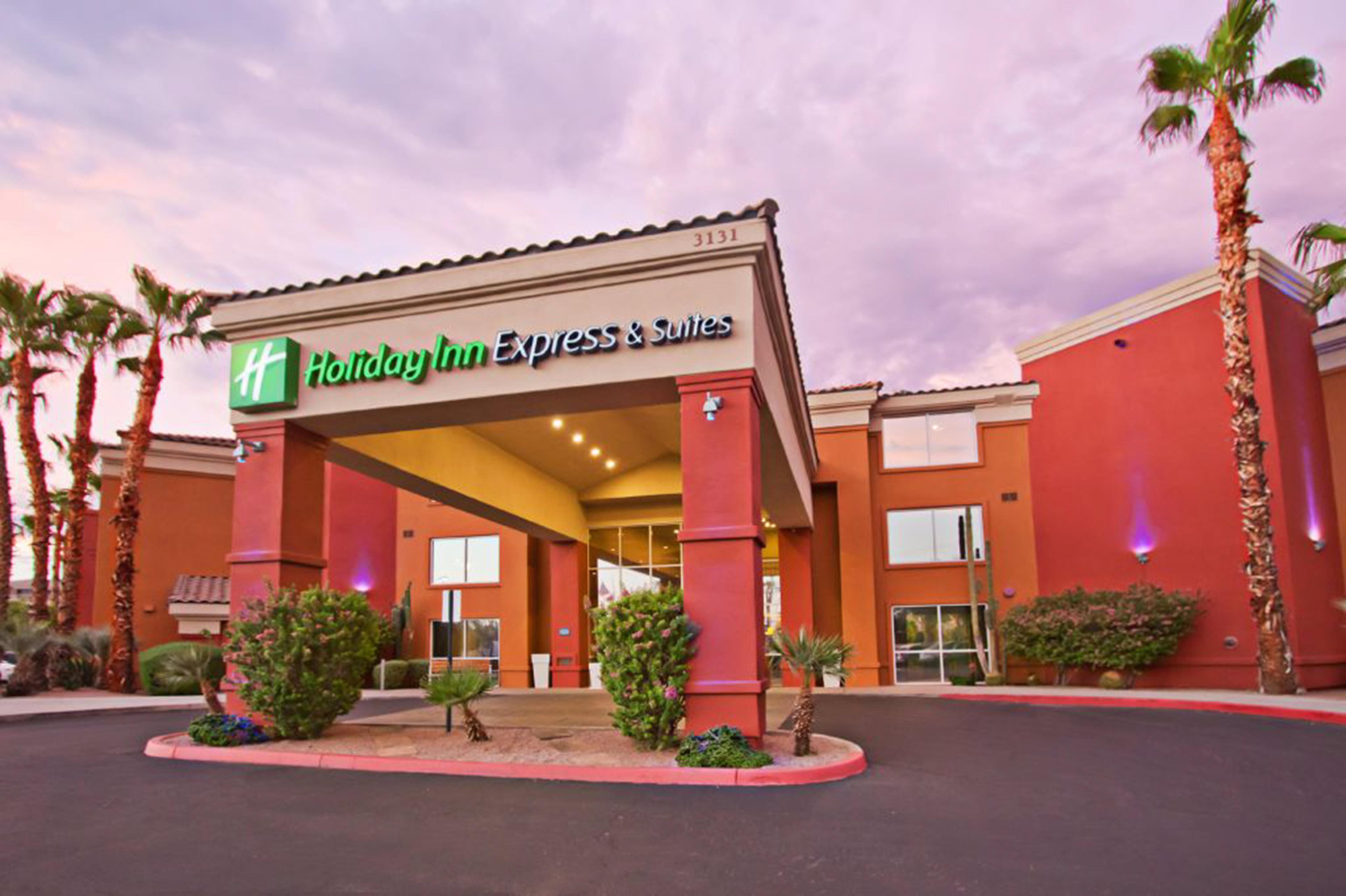 Holiday Inn Express Hotel & Suites Scottsdale - Old Town, An Ihg Hotel Exterior photo
