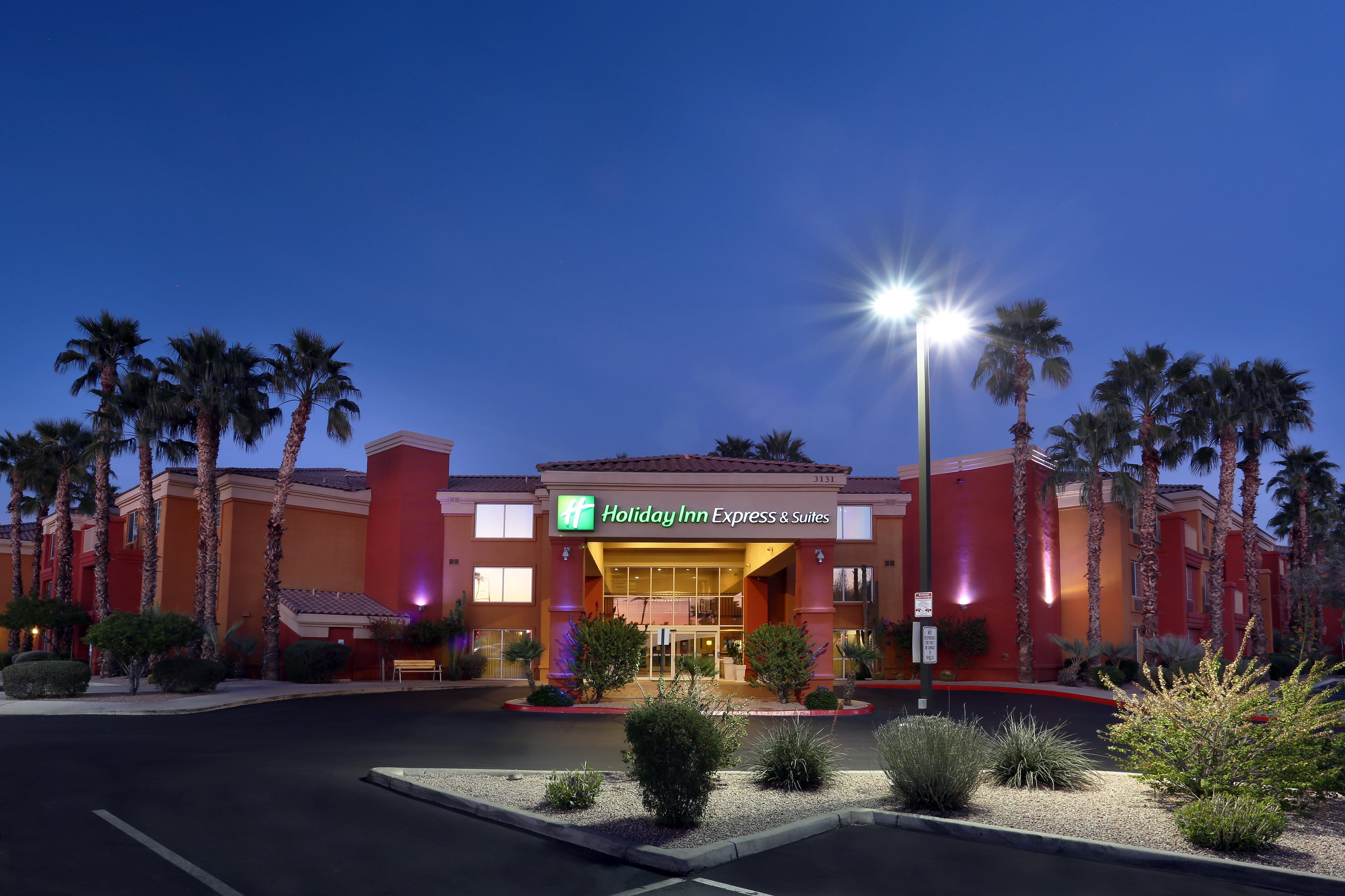 Holiday Inn Express Hotel & Suites Scottsdale - Old Town, An Ihg Hotel Exterior photo