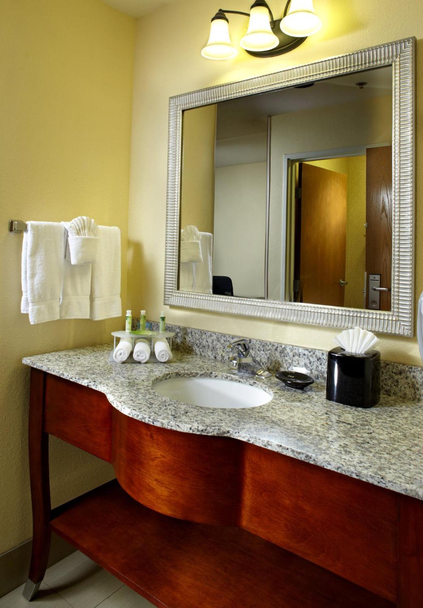 Holiday Inn Express Hotel & Suites Scottsdale - Old Town, An Ihg Hotel Exterior photo